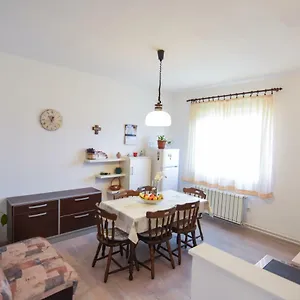 https://f-holiday-apartment.hotelinzadar.com